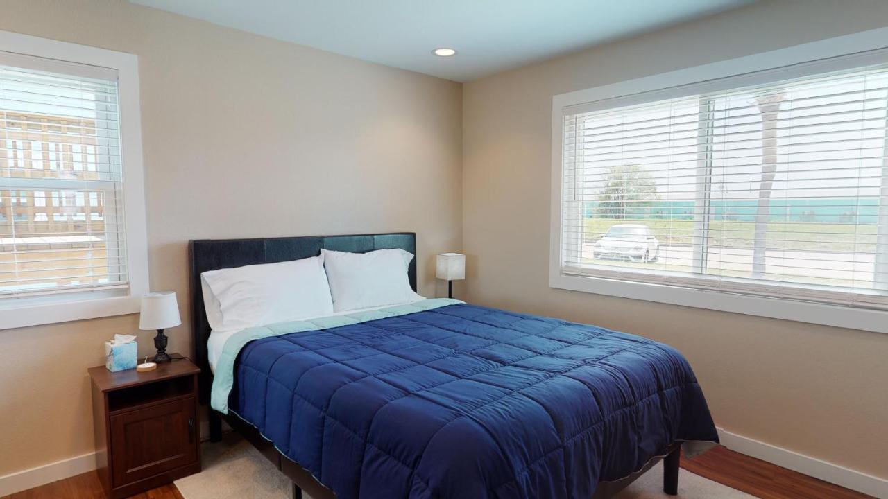 Ah-B107 Completely Remodeled Ground Floor Condo, Overlooking Poolhot Tub Port Aransas Exterior foto