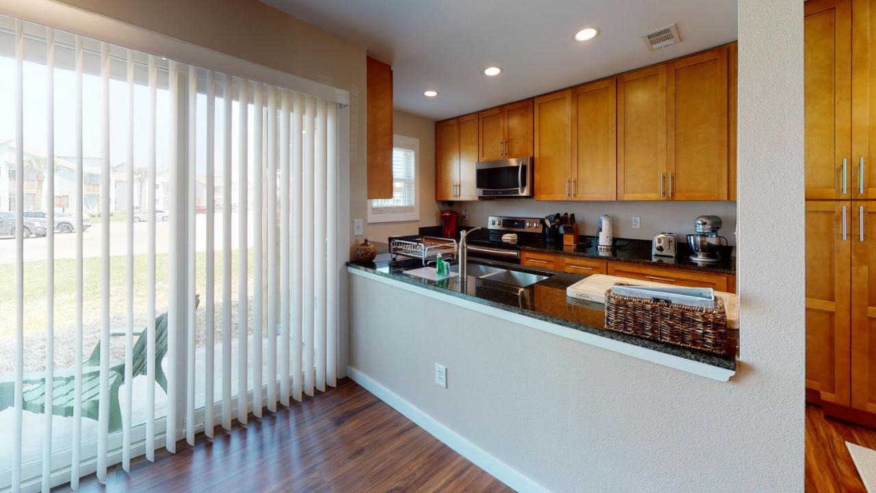 Ah-B107 Completely Remodeled Ground Floor Condo, Overlooking Poolhot Tub Port Aransas Exterior foto